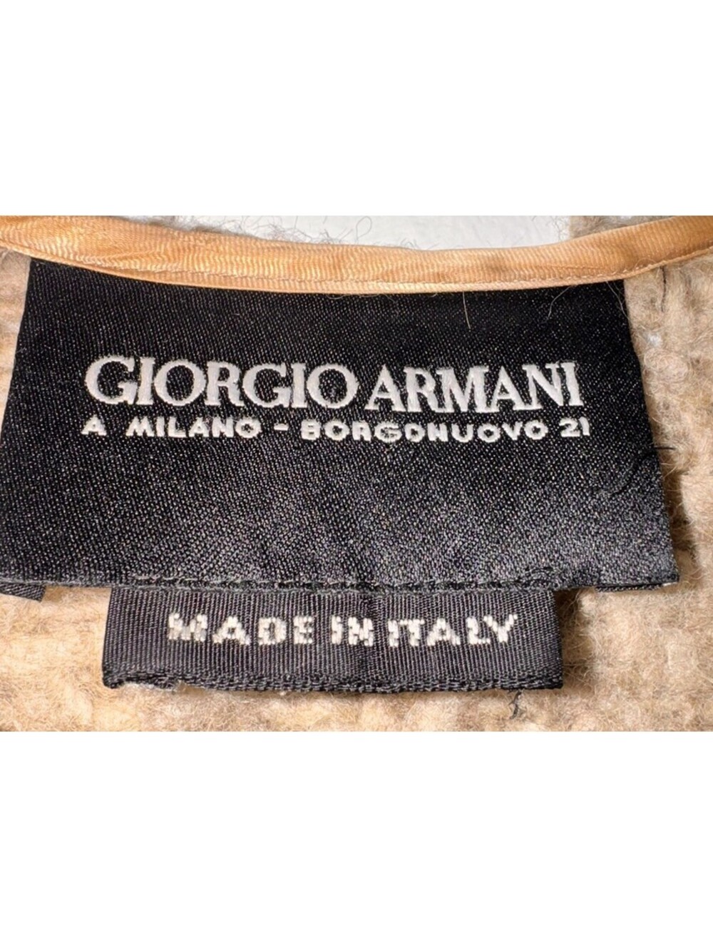 Giorgio Armani Borgonuovo 21 Authenticated Ruana Italian Soft Quiet Luxury Shawl - Picture 4 of 15